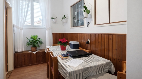 Stan 60 m2 na atraktivnoj lokaciji unutar zidina Starog grada | Podijeljen u 2 jedinice - Dubrovnik